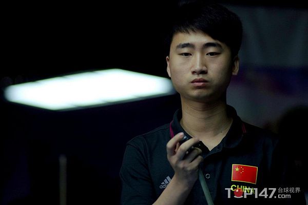 球场上的每 球场上的每